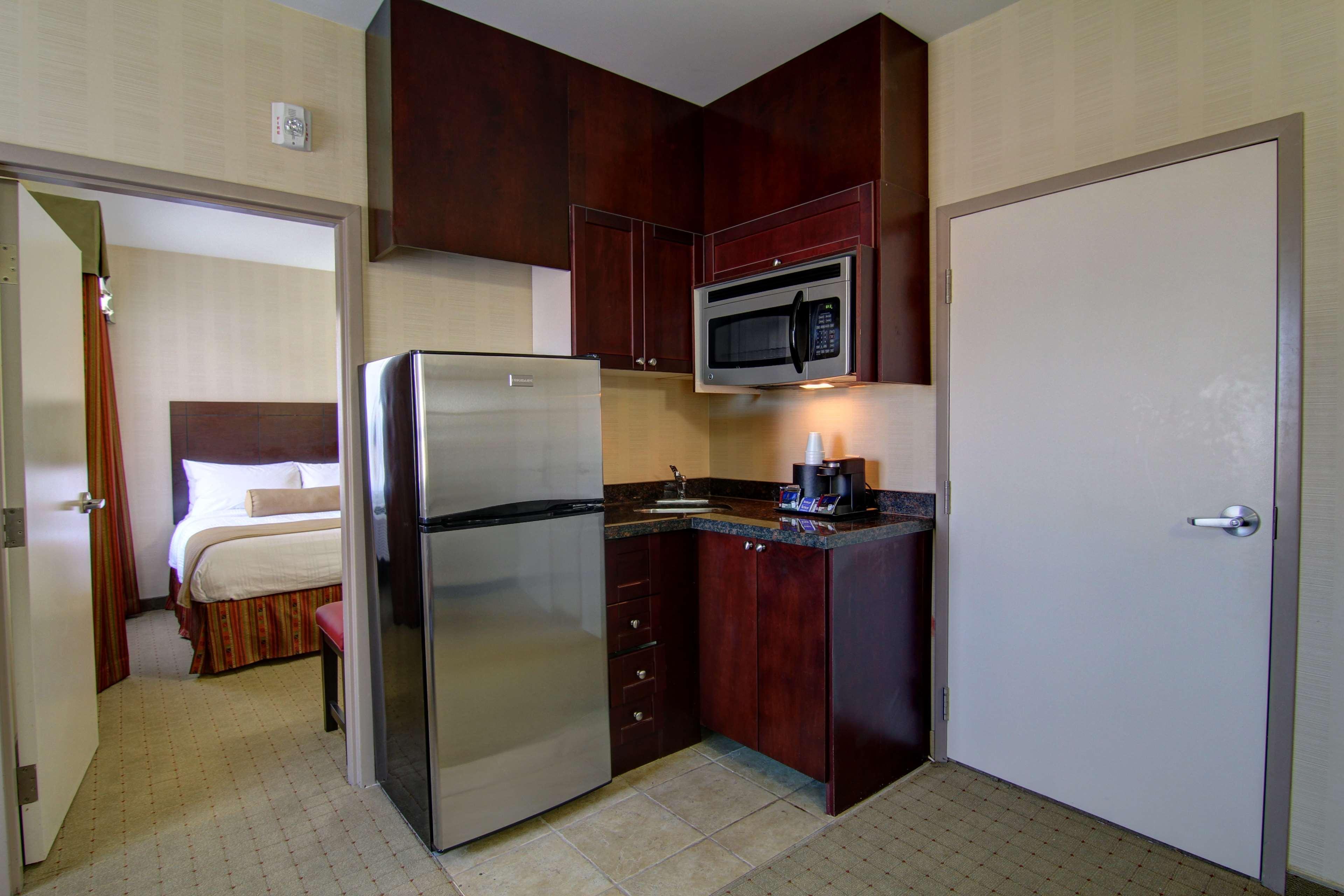 Best Western Plus Bowmanville Extérieur photo