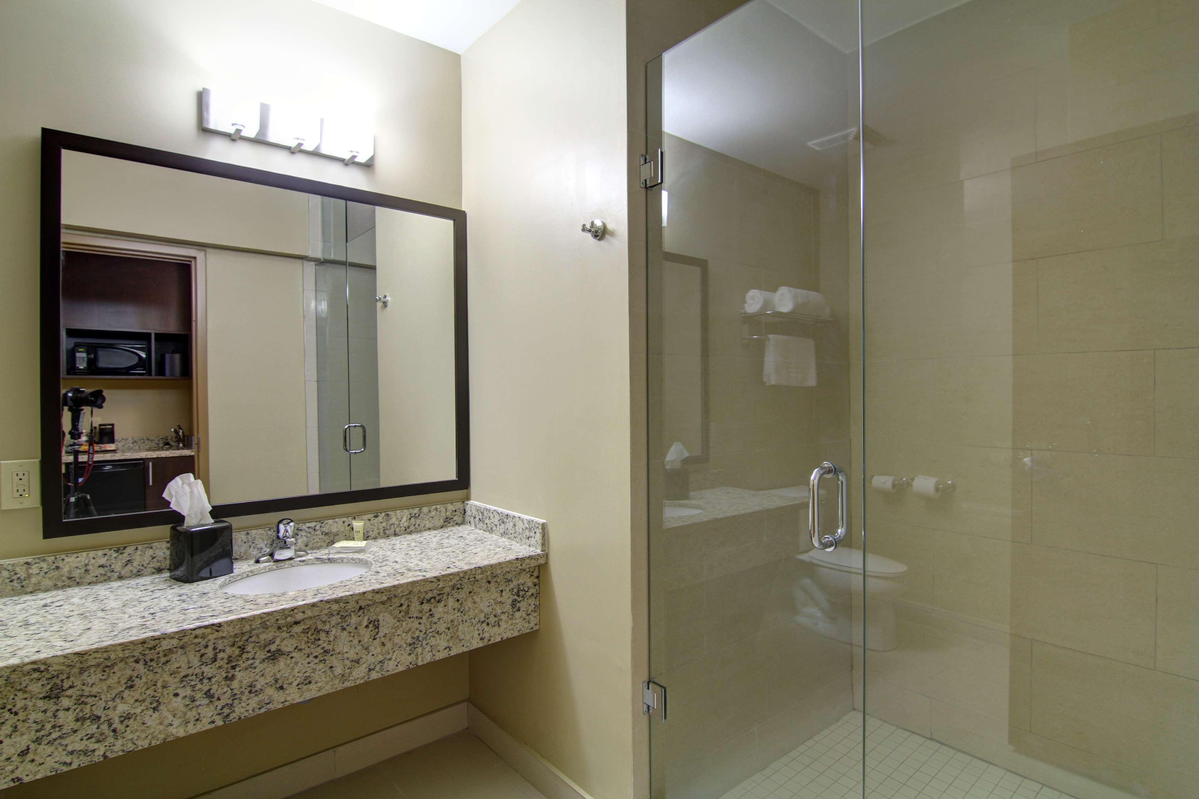 Best Western Plus Bowmanville Extérieur photo