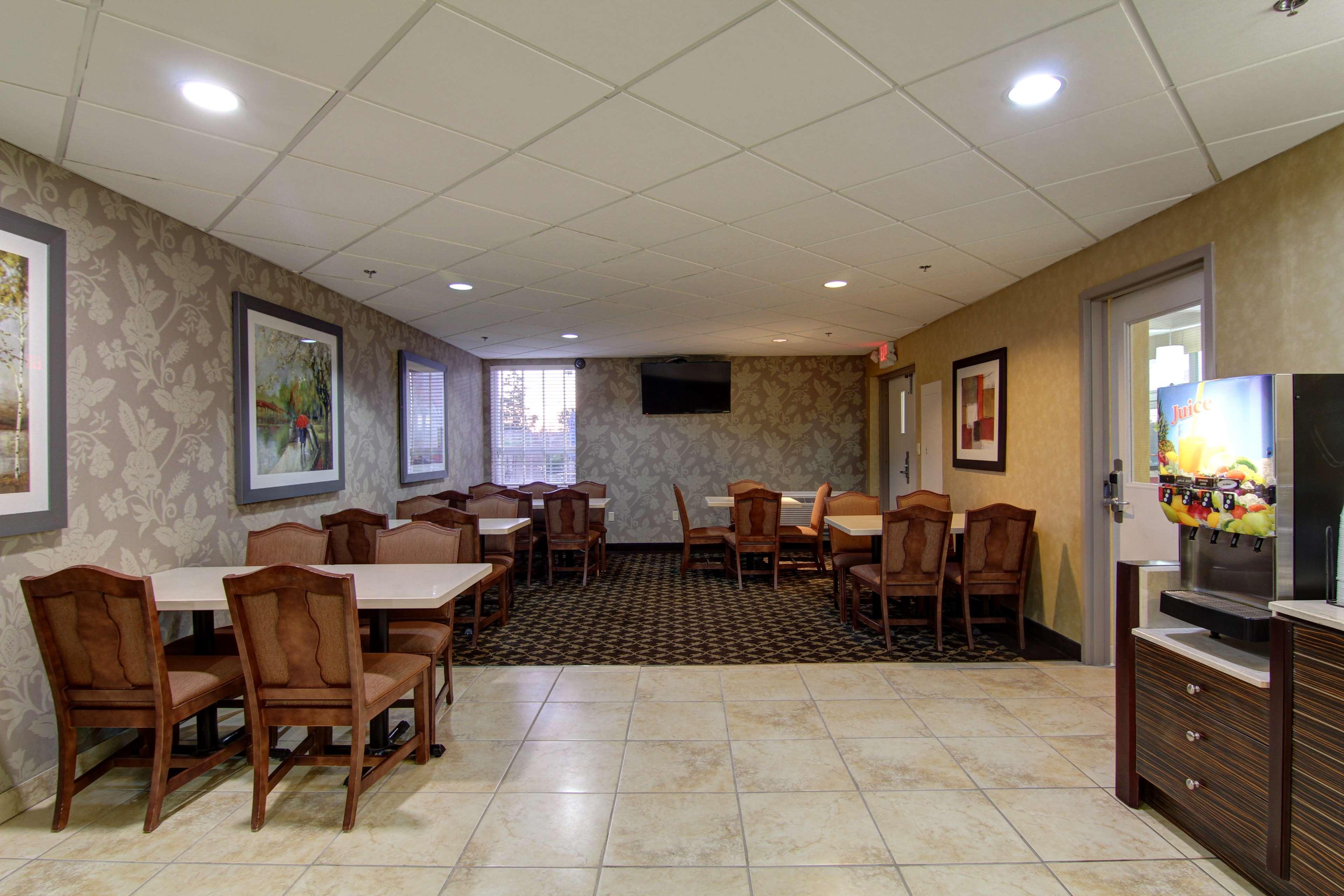 Best Western Plus Bowmanville Extérieur photo