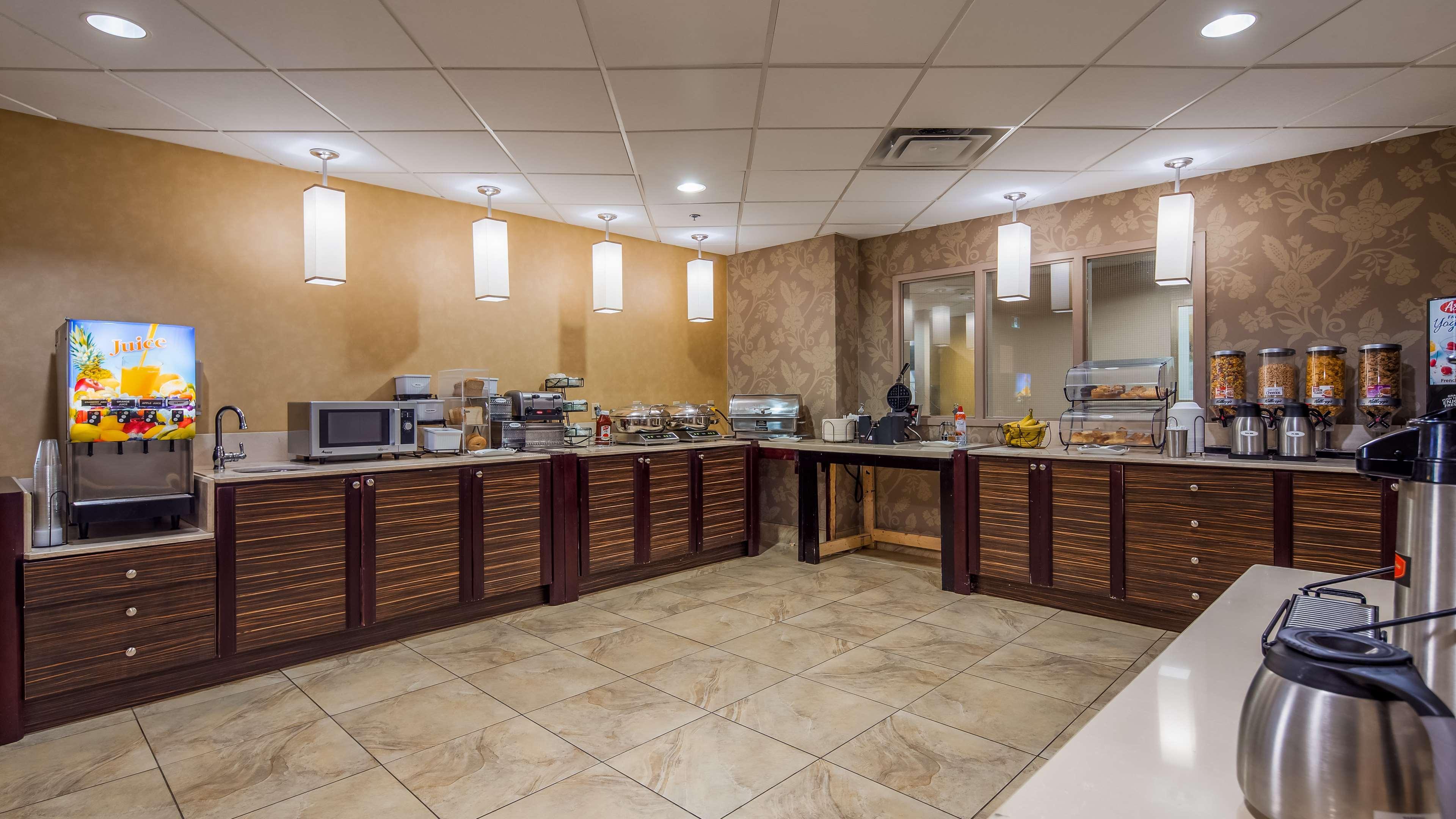 Best Western Plus Bowmanville Extérieur photo