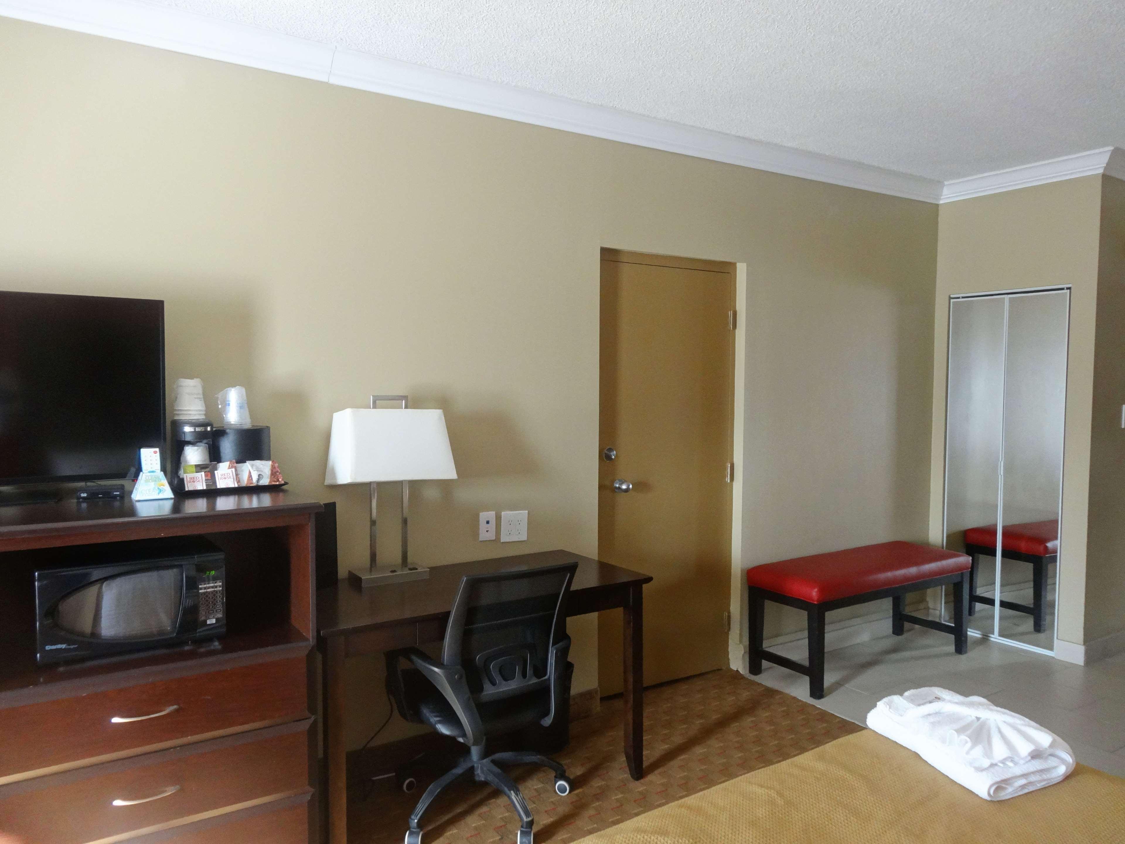 Best Western Plus Bowmanville Extérieur photo