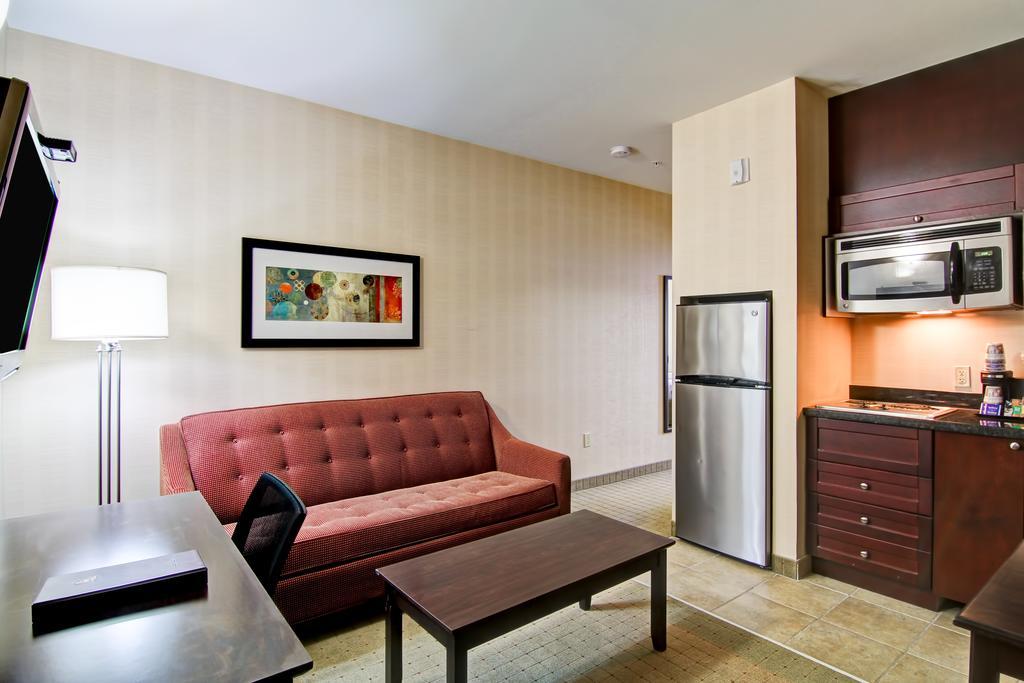 Best Western Plus Bowmanville Extérieur photo