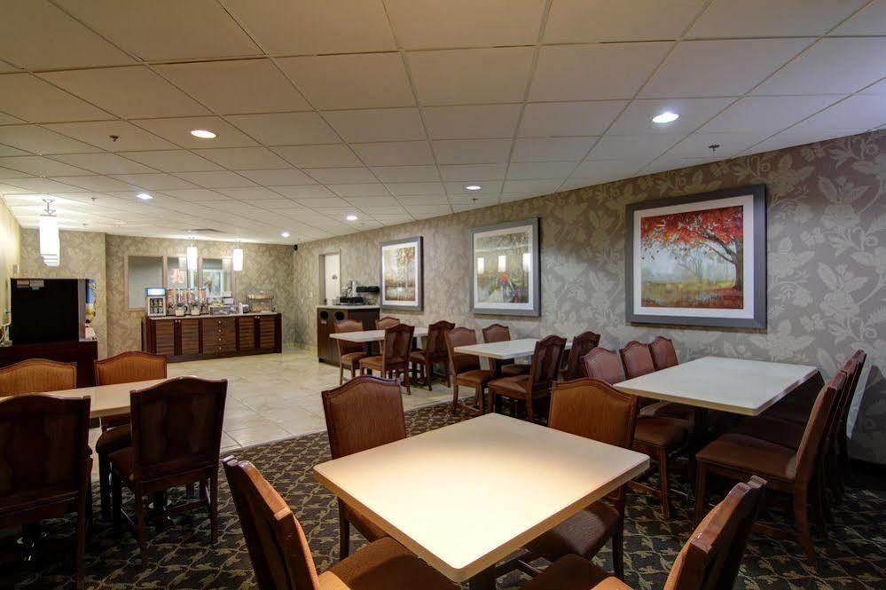 Best Western Plus Bowmanville Extérieur photo