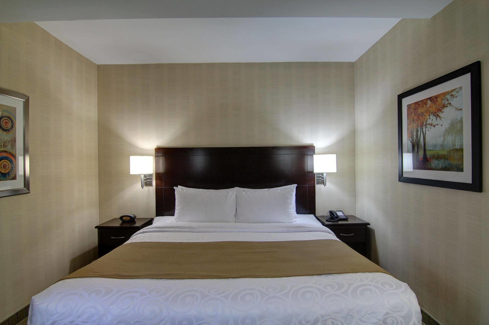 Best Western Plus Bowmanville Extérieur photo